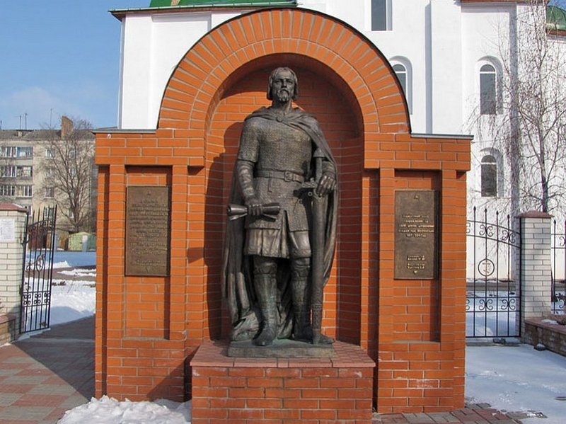 Памятник Вещему Олегу в Переяслав-Хмельницком