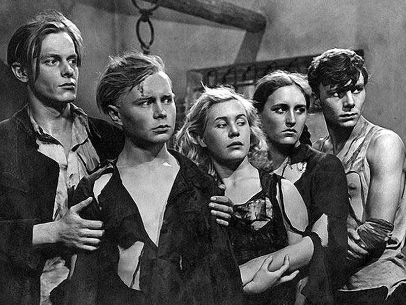 Кадр фильма «Молодая гвардия» 1948 г.