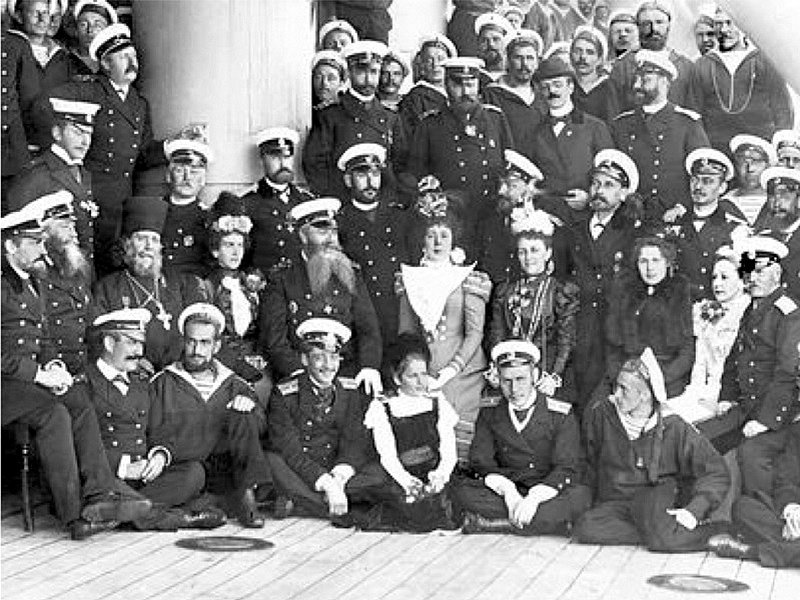 Адмирал Макаров со своим штабом на броненосце «Петр Великий», 1896 г.