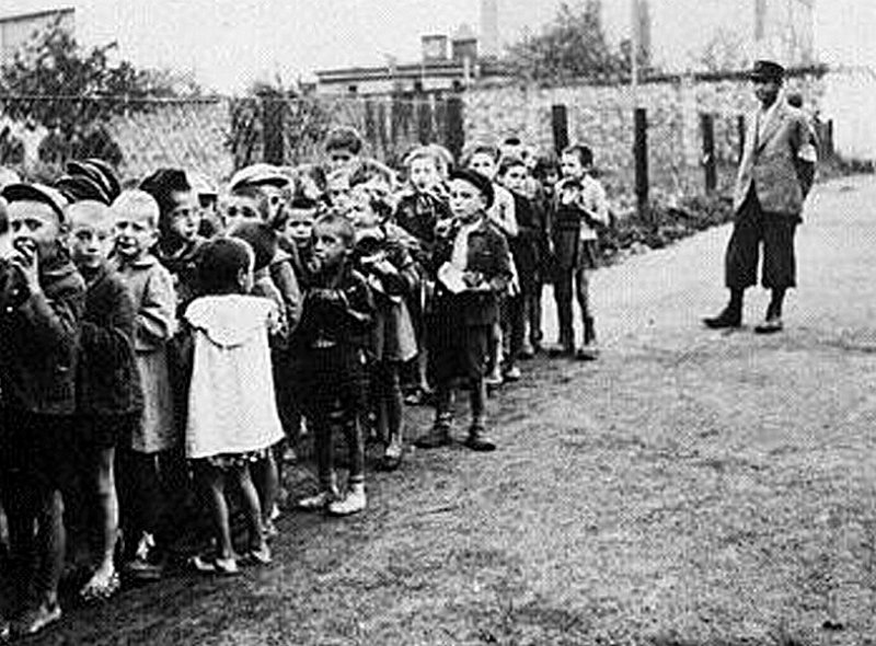 Депортация еврейских детей в концлагерь Хелмно, 1942 г.
