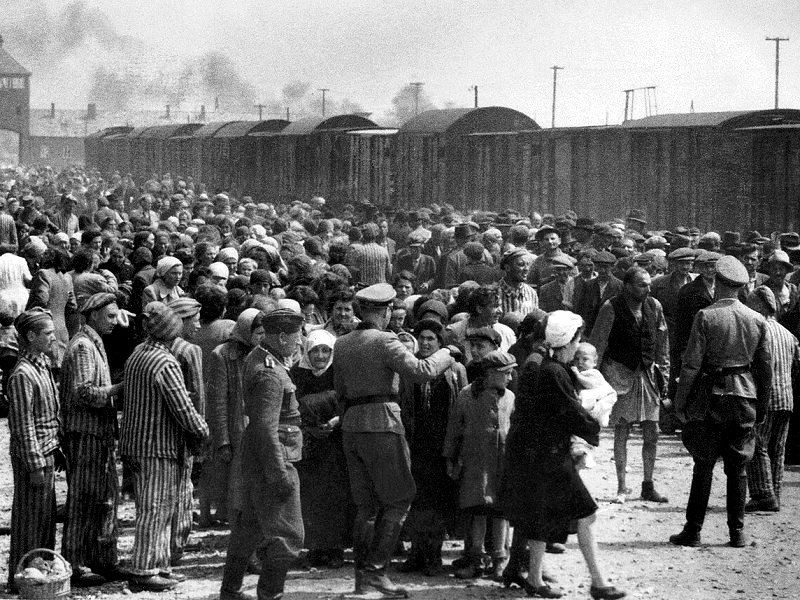 «Селекция» евреев в Освенциме, 1944 г.