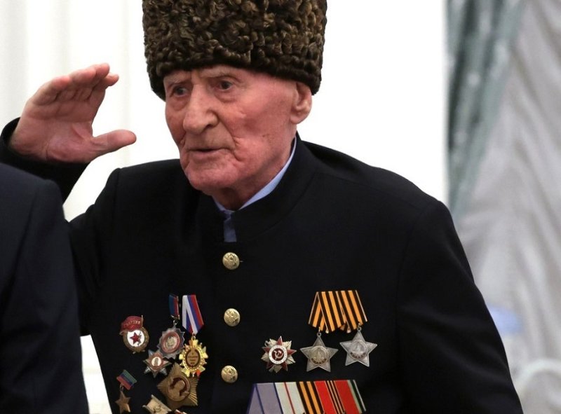 Ибрагим-Паша Садыков перед получением звания «Герой РФ»