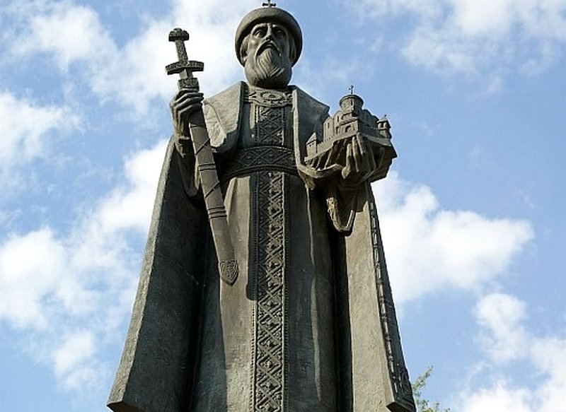 Памятник князю Даниилу в Москве