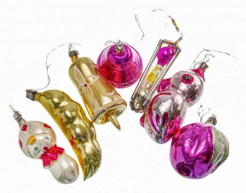 Елочные игрушки на заказ, изготовление елочных шаров с логотипом и новогодних украшений