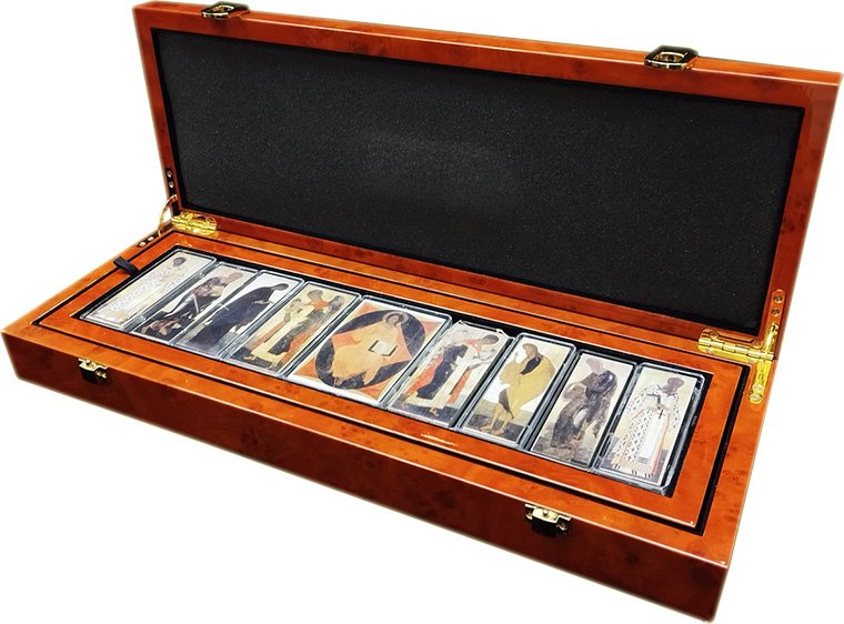 Монеты в футляре