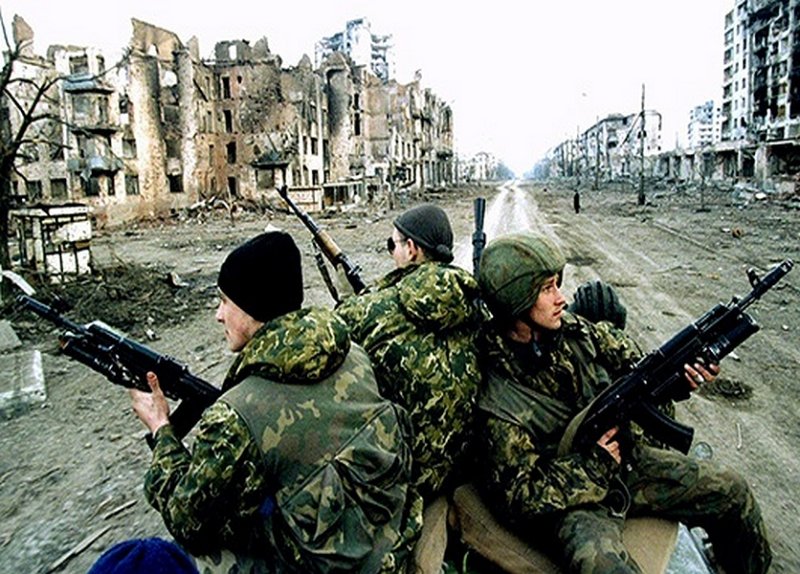 Разрушенный Грозный в 1995 г.