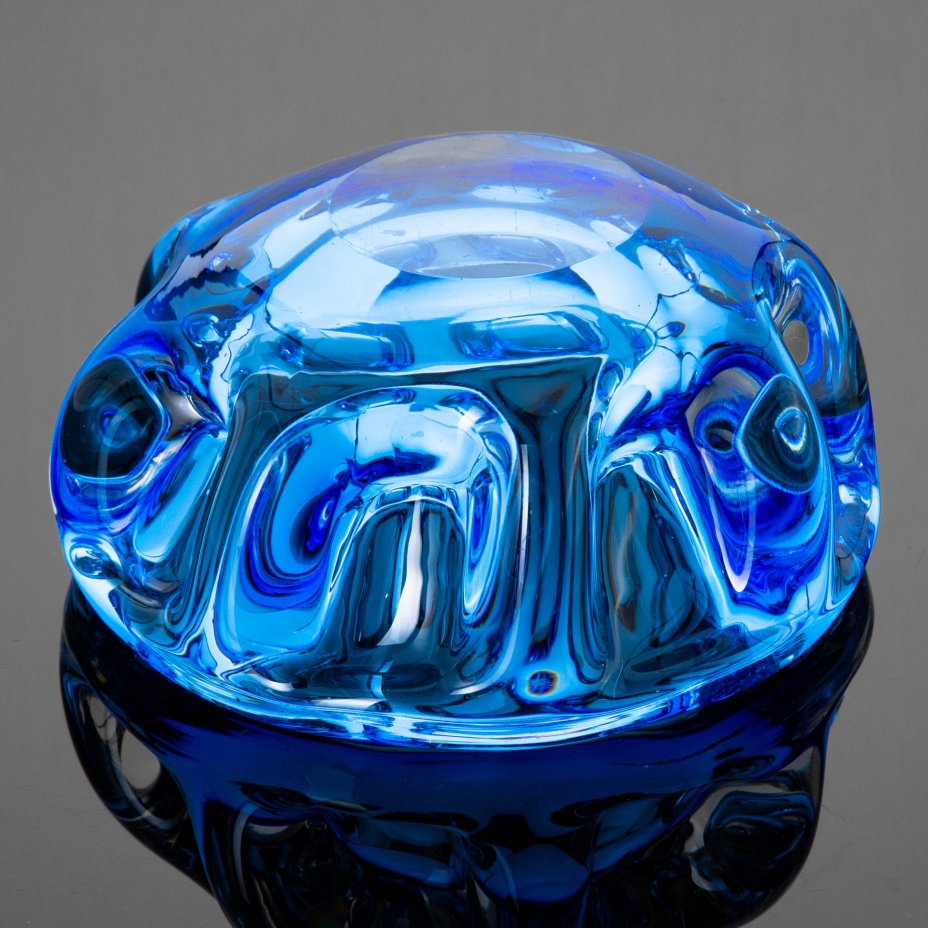 Пепельница голубого цвета, автор П.И. Зинченко, стекло, гутная техника ...