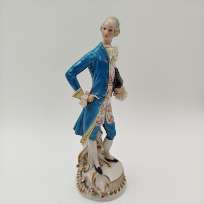 купить Статуэтка "Галантный кавалер", фарфор, кружевной фарфор, роспись, Италия, 1980-2000 гг.