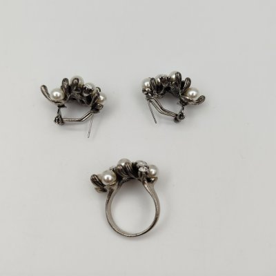 купить Набор украшений (серьги и кольцо), металл, имитация жемчуга, вставки прозрачного цвета, Российская Федерация, 2000-2020 гг.