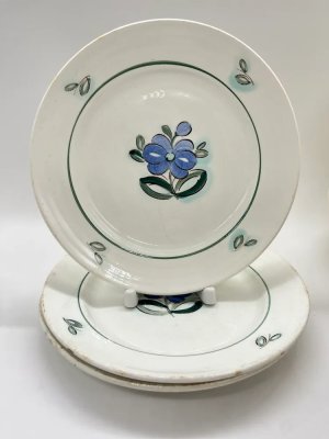 купить Набор из 3-х тарелок с цветочным декором, фаянс, Конаковский фаянсовый завод им. М.И. Калинина (ЗиК Конаково), СССР, 1962-1974 гг.