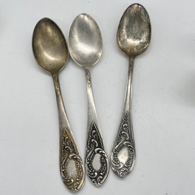 купить Набор из 3 десертных ложек с растительным декором на ручке, мельхиор (медь-никель), Киевский завод столовых приборов и посуды им. Дзержинского (ЗiД, ЗиД), СССР, 1960-1970 гг.