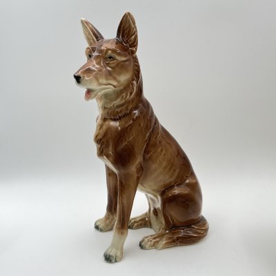 купить Статуэтка "Сидящая овчарка", фаянс, аэрография, Западная Европа, 1960-1990 гг.