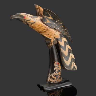 купить Настольное украшение из рога буйвола в виде орла, рог, резьба, дерево, инкрустация, Азия, 1970-1990 гг.