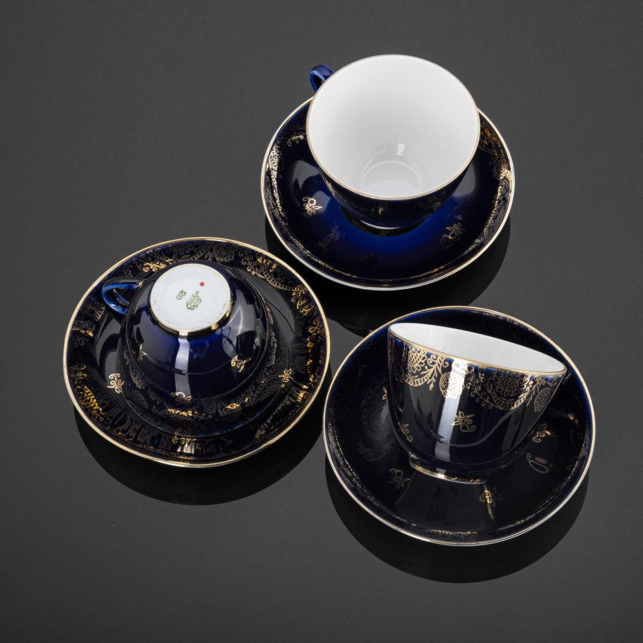 Набор чайных пар на 6 персон, украшенных золотистым орнаментом по канту ...