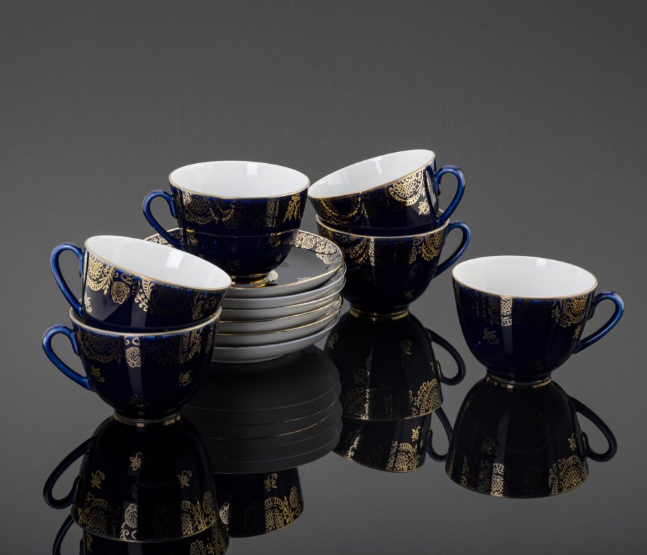 Набор чайных пар на 6 персон, украшенных золотистым орнаментом по канту ...