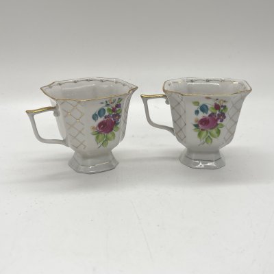 купить Пара кофейных чашек с расписным цветочным декором, фарфор, роспись, золочение, Сысертский завод керамических изделий, СССР, 1977-1991 гг.