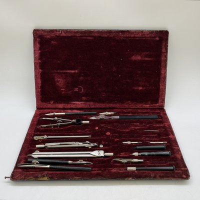 купить Готовальня НЧК 24-I в оригинальном футляре, металл, дерево, кожзаменитель, СССР, 1970-1980 гг.