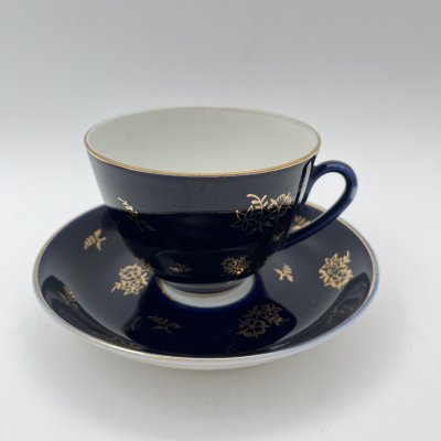 купить Чайная пара, украшенная цветочным декором, фарфор, крытье кобальтом, золочение, Ленинградский фарфоровый завод (ЛФЗ), СССР, 1957-1960 гг.
