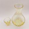 Купить Штоф с крышкой-стопкой, лимонного оттенка, декорированный спиралевидным декором, цветное стекло, СССР, 1970-1990 гг.