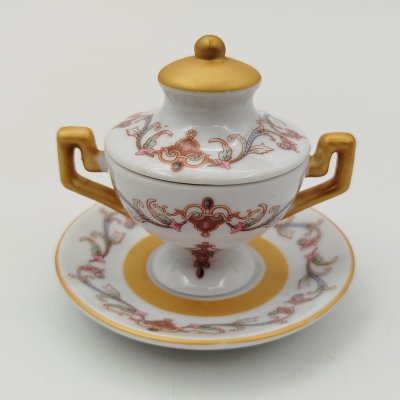 купить Солонка в виде супницы (миниатюрная) украшенная декором в виде гирлянд, "Porcelain Art" (PA), фарфор, деколь, золочение, Европа, 1970-2000 гг.