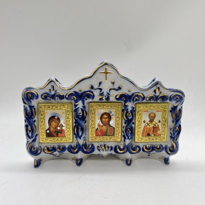 купить Киот настольный из 3 икон, Климов, Белова, Гжель, фарфор, роспись, металл, Россия, 1990-2010 гг.
