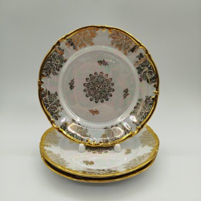 купить Набор из трех десертных тарелок с цветочным декором, фарфор, деколь, золочение, люстр, Altenburg Saxony, ГДР, 1950-1970 гг.