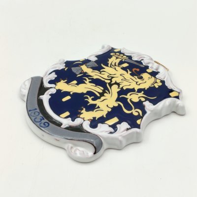 купить Настенное украшение (плакетка) в виде герба Нидерландов, фарфор, Нидерланды, 1939-1970 гг.