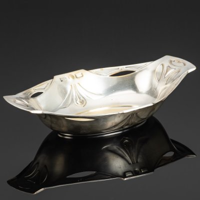 купить Блюдо (сухарница/фруктовница), выполненное в стиле модерн, металл, серебрение, Западная Европа, 1900-1920 гг.