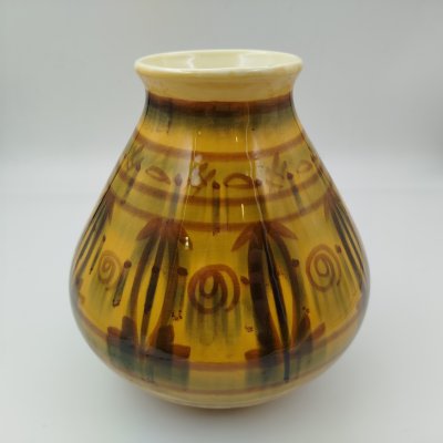 купить Ваза с грушевидным туловом и орнаментальным декором, фаянс, роспись, Конаковский фаянсовый завод им. М.И. Калинина (ЗиК Конаково), СССР, 1962-1991 гг.