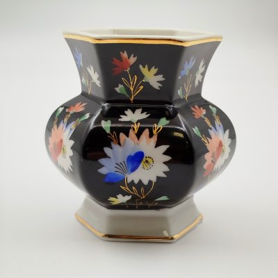 Жалаңаш әйелдердің үйдегі жеке фотосуреттері Порно кеуделері түсіп кетті