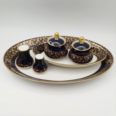 купить Набор столовый с орнаментальным декором вдоль борта из шести предметов (два блюда, две горчичницы, солонка и перечница), фарфор, крытье кобальтом, золочение, Weimar Porzellan (Веймарский фарфор), Германия, 1948-1980 гг.