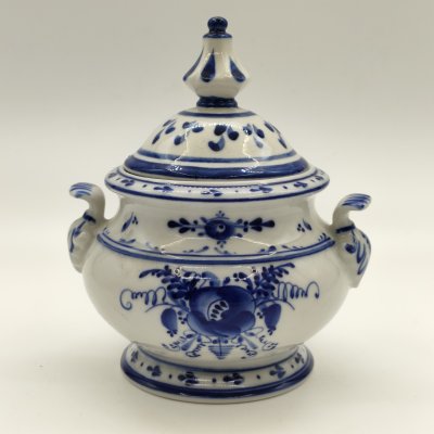 купить Сахарница "Мария", украшенная цветочным декором (крышка в подборе), авт. Симонов, исп. Малкина, Гжель, фарфор, роспись, СССР, 1990-2015 гг.