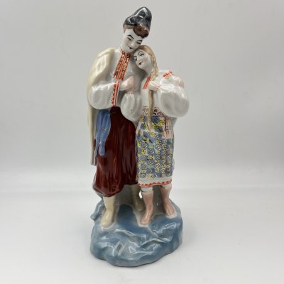 купить Статуэтка "Майская ночь", скульптор О.Л. Жникруп, фарфор, роспись, золочение, Полонский завод художественной керамики (Полонное ЗХК), СССР, 1973-1991 гг.