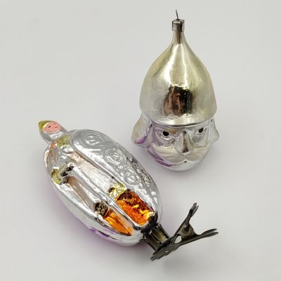купить Елочные игрушки из произведений А.С. Пушкина "Сказка о царе Салтане" ("Богатырь") и "Руслан и Людмила" ("Голова!), стекло, роспись, металл, Завод стеклянных ёлочных украшений и оптических изделий, г. Москва, СССР, 1950-1960 гг.