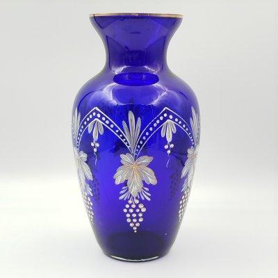 купить Ваза синего цвета с декором в виде цветочной гирлянды, стекло, роспись, золочение, СССР, 1970-1990 гг.