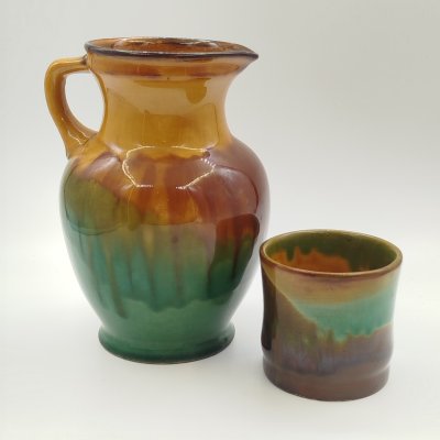 купить Набор из кувшина и стакана в коричнево-зеленой гамме, керамика, цветные поливы, СССР, 1970-1990 гг.