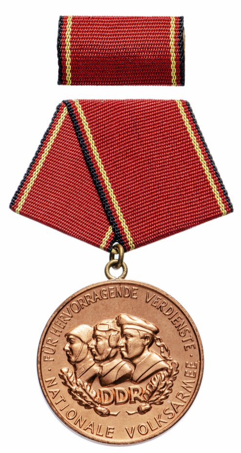 купить Медаль ГДР "За заслуги народной армии"