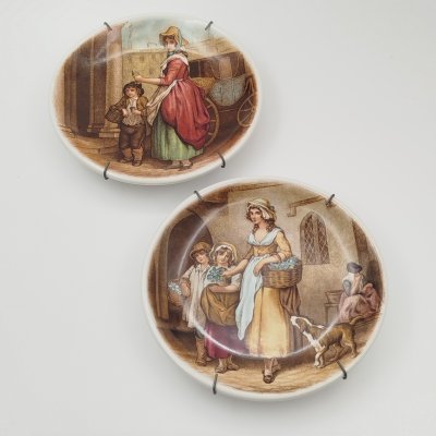 купить Набор из 2-х декоративных миниатюрных тарелок, украшенных изображением мам с детьми, Debonair Pottery, фаянс, деколь, Великобритания, 1970-1990 гг.