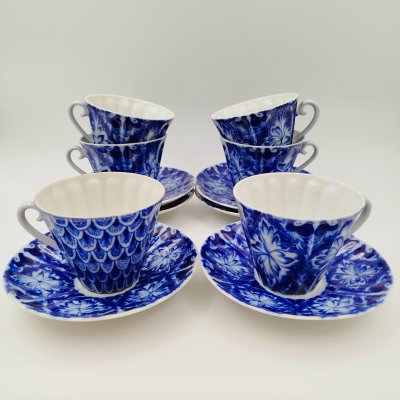 купить Набор из шести чайных пар формы "Лучистая" с синим цветочным декором( в подборе),, фарфор, деколь, Ленинградский фарфоровый завод (ЛФЗ), СССР, 1970-1990 гг.