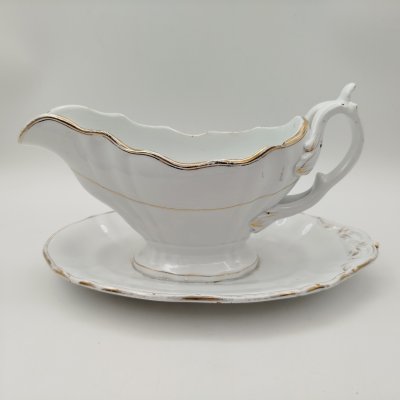 купить Соусник украшенный ручкой в виде ветви, фаянс, золочение, Фарфоровая фабрика Гарднера, Российская империя, 1870-1890 гг.