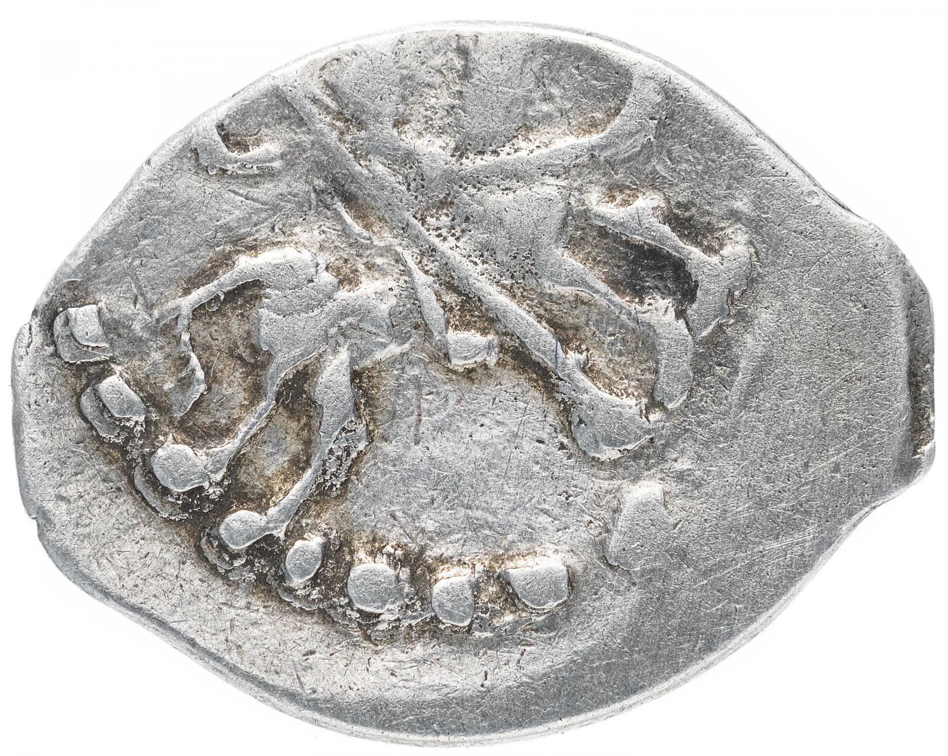 Купить серебряные монеты цены. Чекан folarocapa монета. Монеты из серебра. Монета 14 века из серебра. Мелкая серебряная монета.