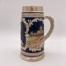 Купить Кружка пивная декорированная достопримечательностями Брюсселя (Manneken-Pis), керамика, рельеф, люстр, золочение, Marzi & Remy, Германия, 1964-1990 гг.
