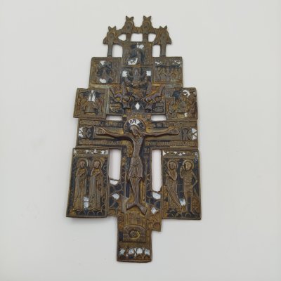 купить Крест киотный "Распятие с предстоящими, избранными иконами и святыми" староверов-поповцев, латунь, эмали, Российская империя, 1850-1900 гг.