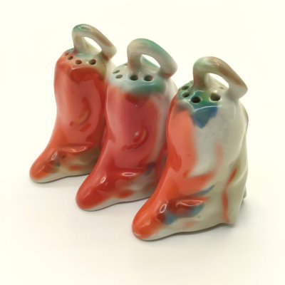 купить Набор из 3-х солонок "Перчик", фарфор, аэрография, Полонский завод художественной керамики (Полонное ЗХК), СССР, 1970-1990 гг.