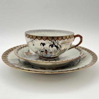 купить Чайное трио "Прогулка гейш ранней весной", фарфор, роспись, золочение, Япония, 1920-1950 гг.