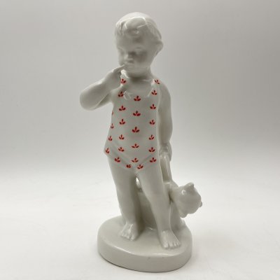 купить Статуэтка "Мальчик с мишкой", фарфор, деколь, Первомайский фарфоровый завод (Песочное), СССР, 1953 г.
