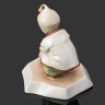 Купить Статуэтка "Девочка, играющая с мячом", фарфор, роспись, Zsolnay, Венгрия, 1970-1990 гг.