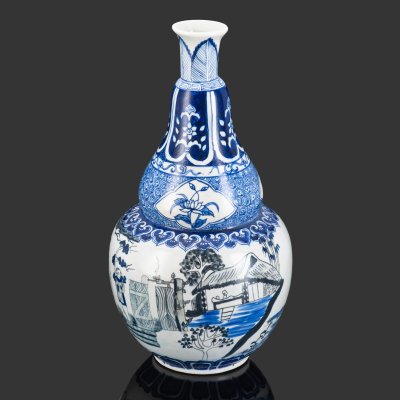 купить Ваза грушевидной формы с перехватом и декором в виде жанровых сцен, фаянс, роспись, Вьетнам, 1950-1970 гг.