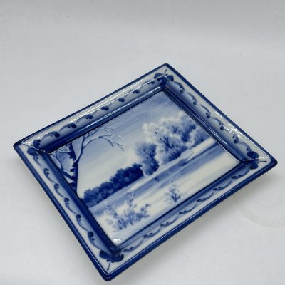 купить Панно настенное расписное с изображением пейзажа, ав. Ю. Гуляев, фарфор, роспись, Объединение «Гжель», СССР, 1980-2000 гг.