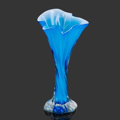 купить Ваза с горлом в виде цветка, и рельефными элементами, стекло, двухслойное, гутная техника, Италия, 1970-1990 гг.